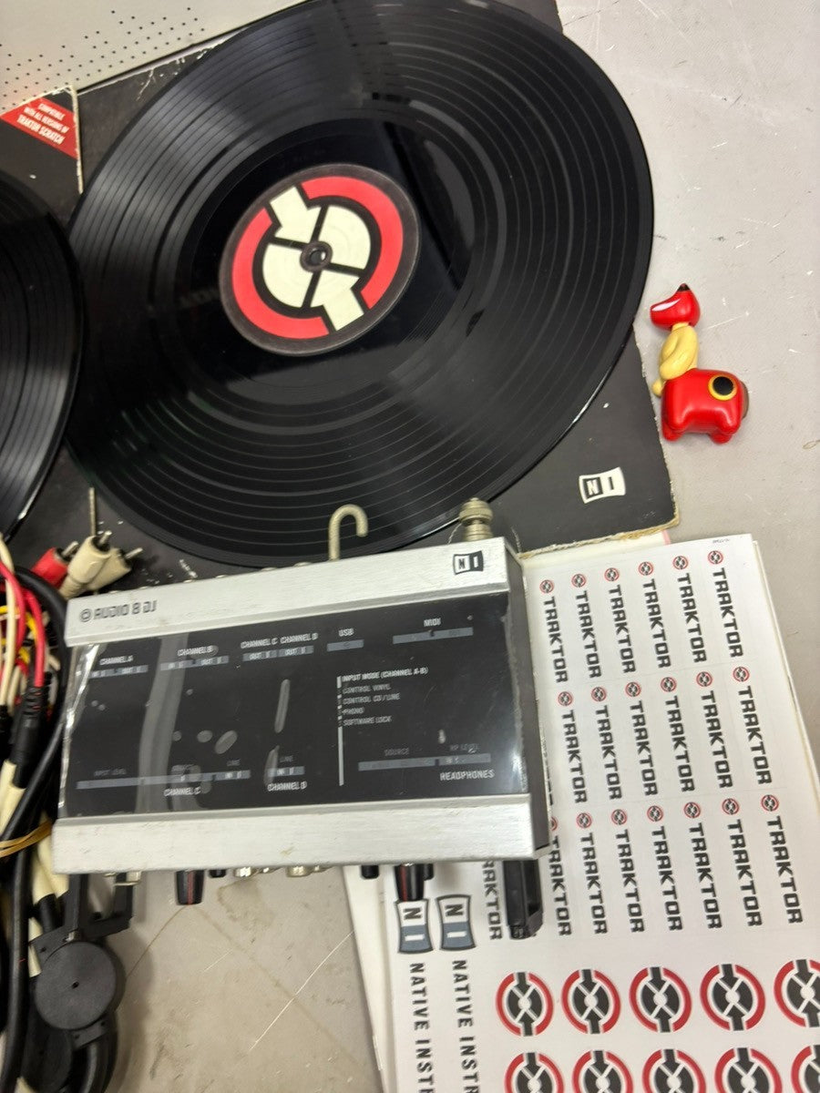 Native Instruments Audio 8 DJ Traktor Scratch Pro Vinyl Set Tested Working
