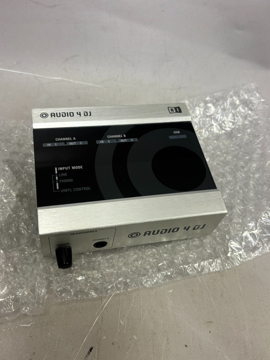 Native Instruments Audio 4 DJ USB Interface with Box Tested Japan