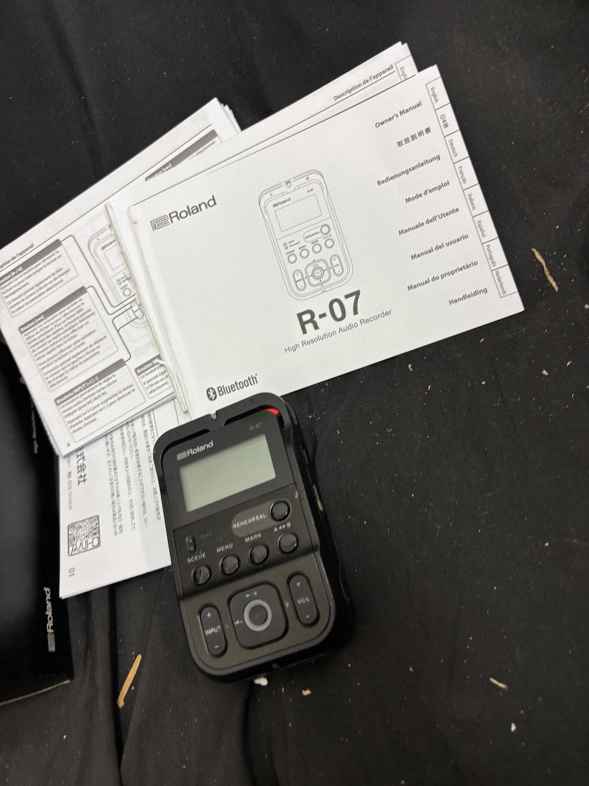 Roland R-07 High Resolution Portable Audio Recorder Bluetooth Recorder with Box