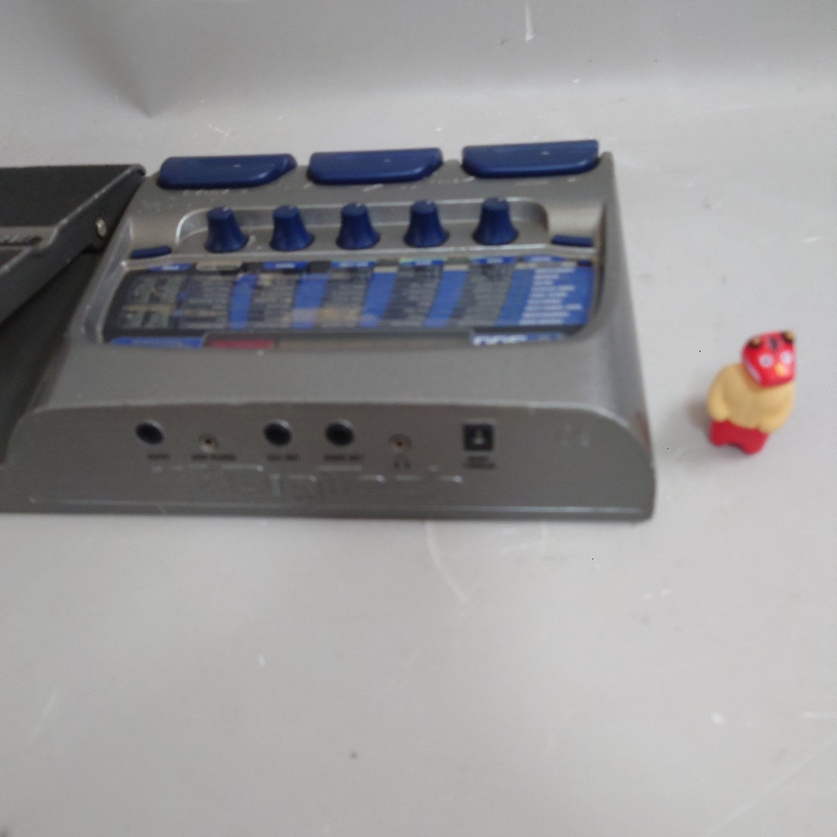 DigiTech RP300 Modeling Guitar Processor MultiEffects Pedal