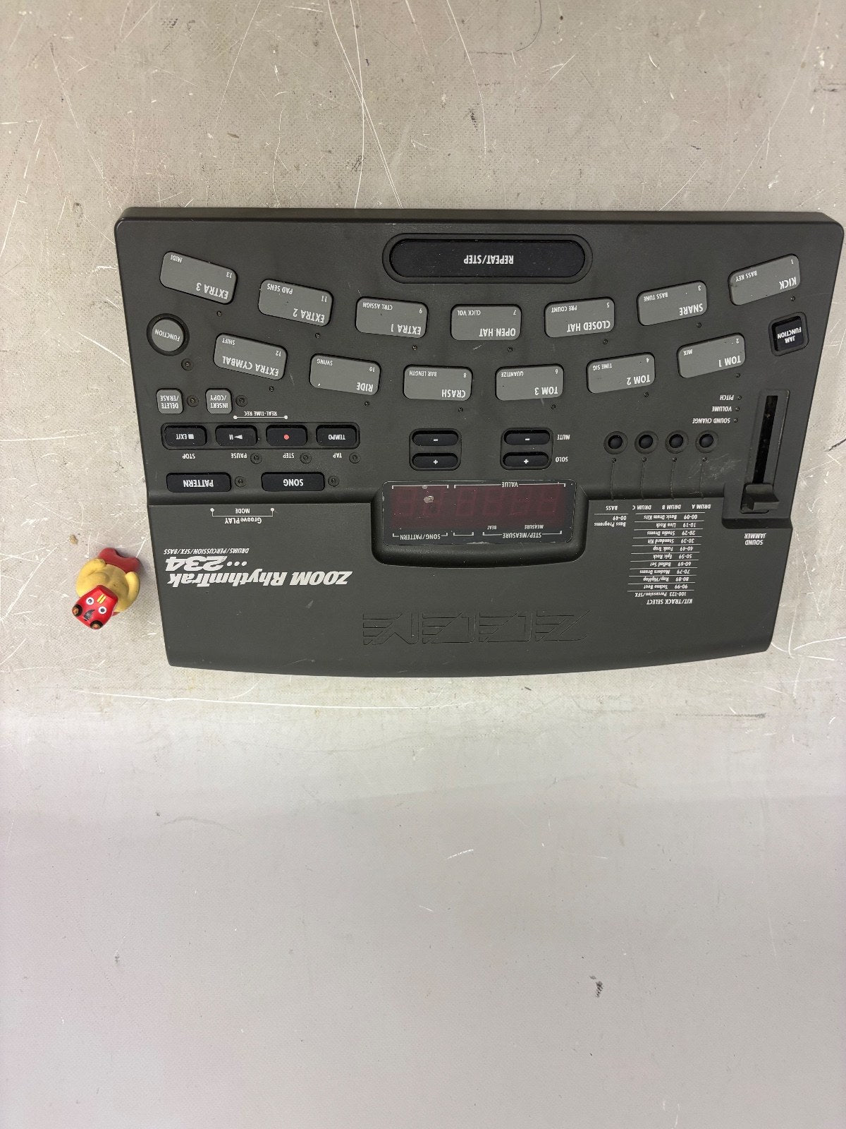 Zoom RhythmTrak RT-234 Drum Machine Bass Sequencer Music Production Untested