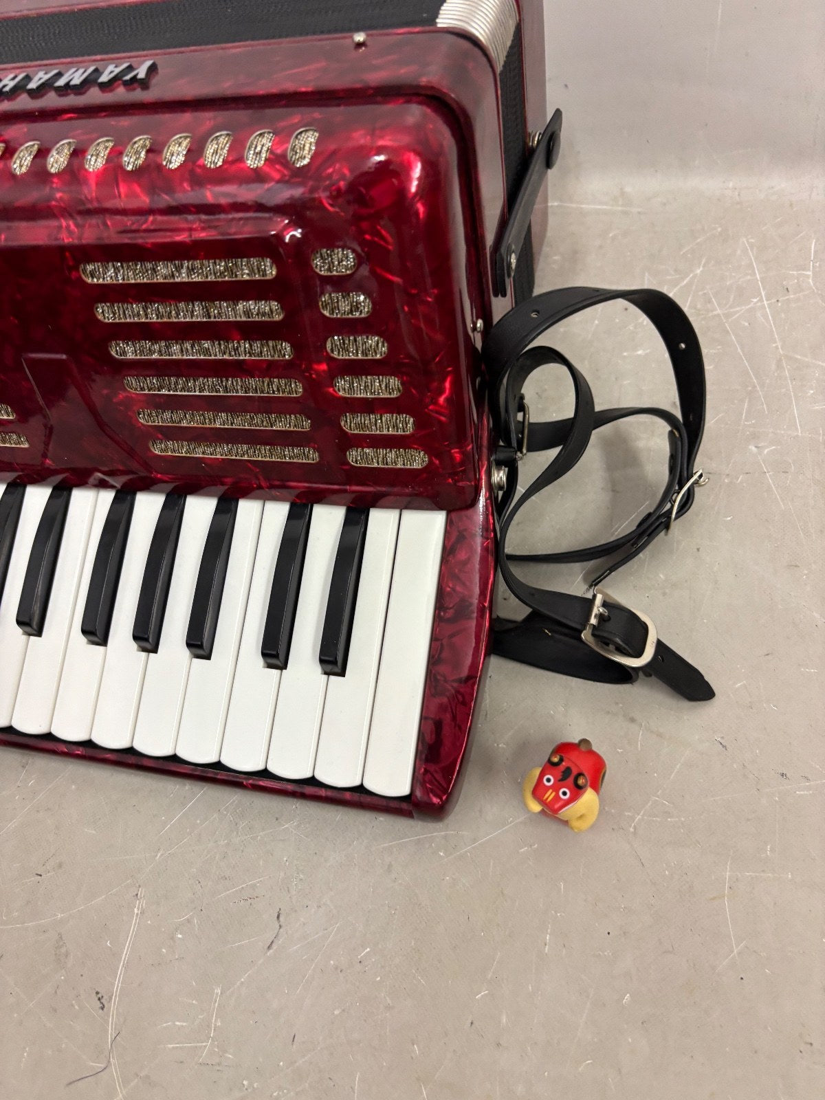 YAMAHA accordion part 25 keys 12 bass red