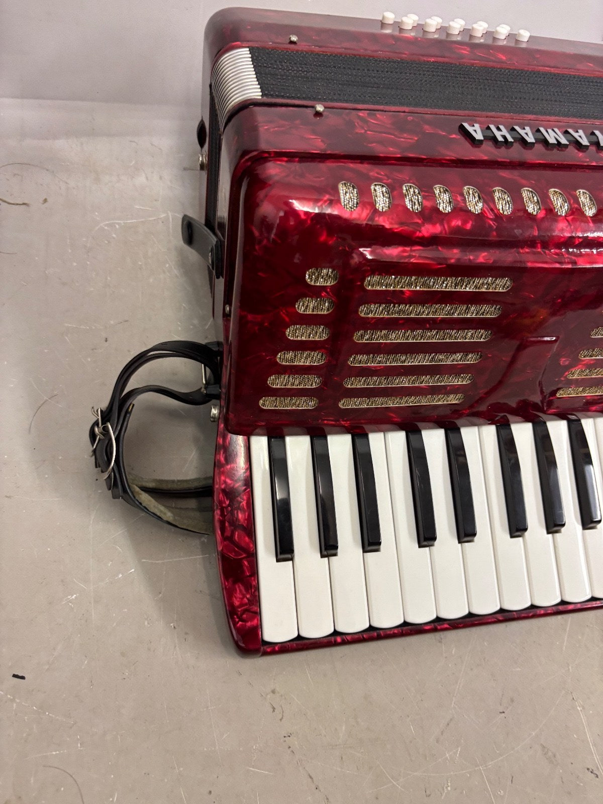 YAMAHA accordion part 25 keys 12 bass red