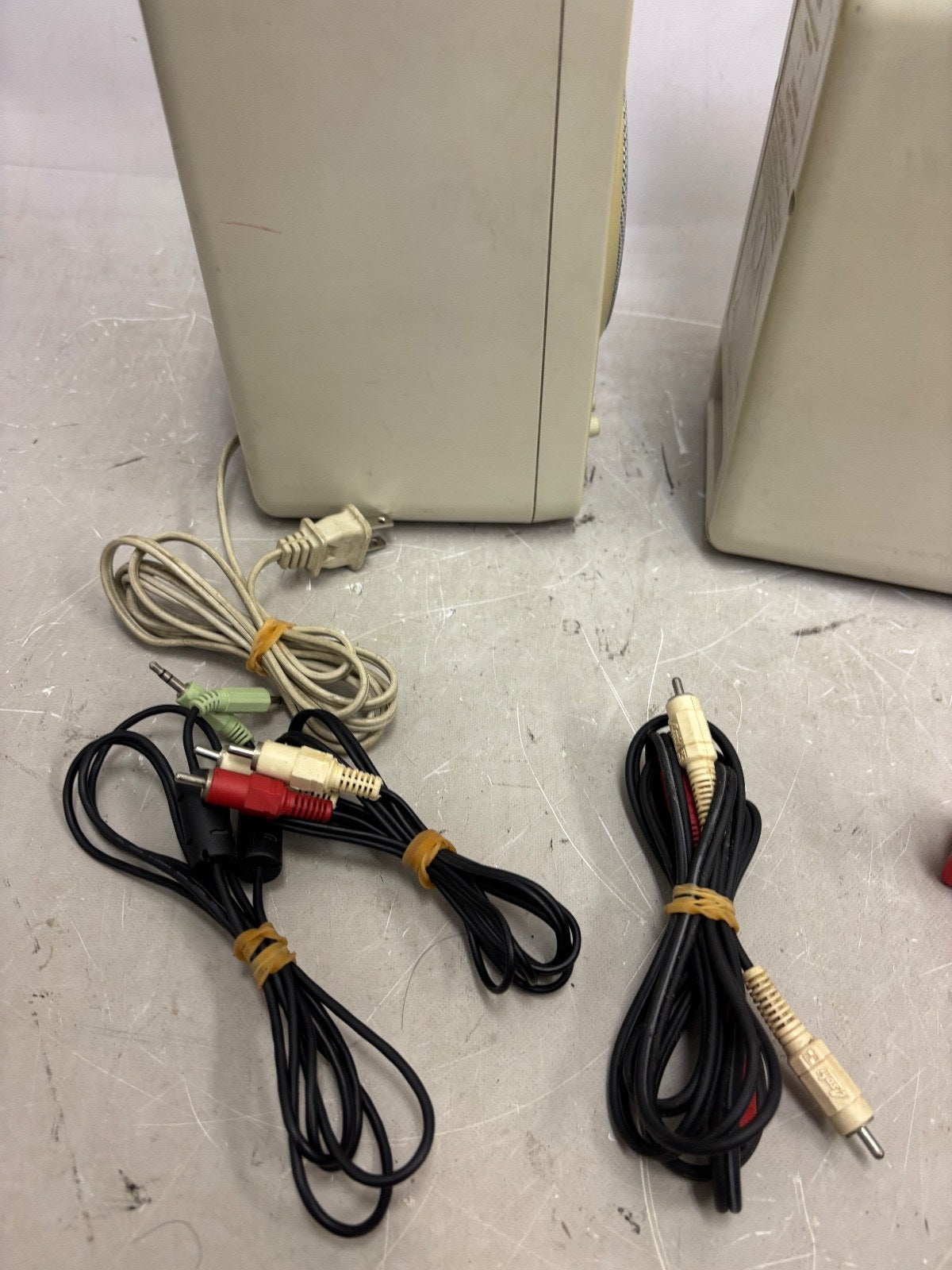 Roland MA-9 Stereo Micro Monitor Speaker Pair good condition