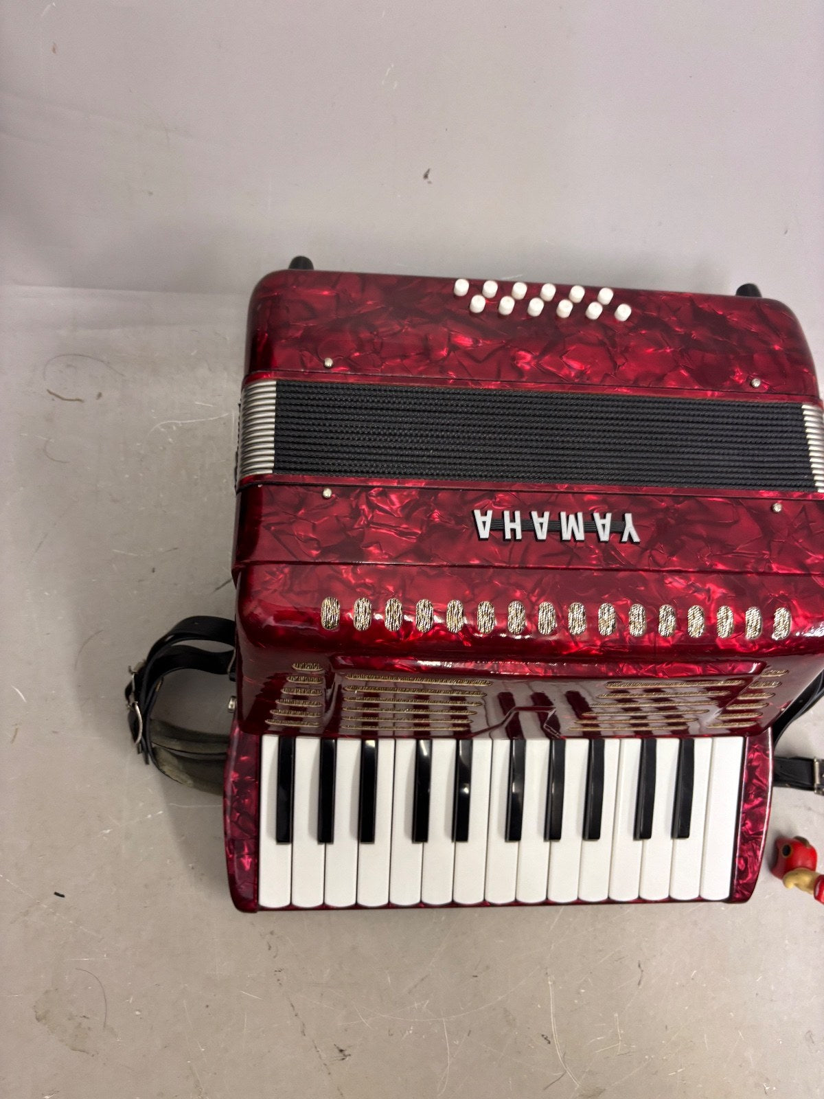 YAMAHA accordion part 25 keys 12 bass red