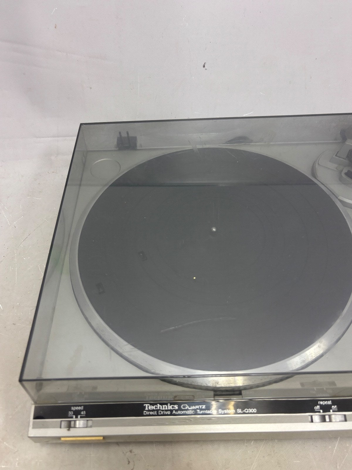 Technics SL-Q300 Fully Automatic Quartz Direct Drive Turntable TESTED
