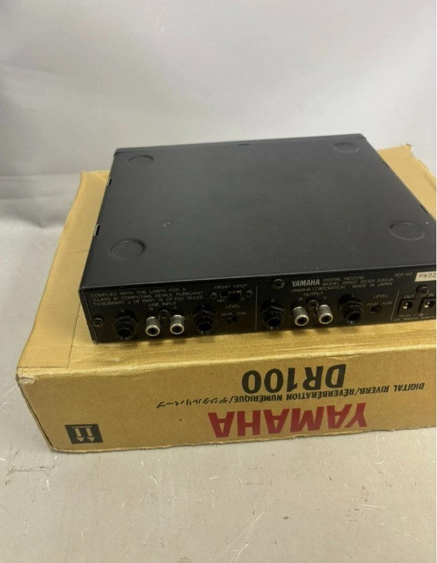Yamaha DR100 Digital Reverb Effect Processor with Box