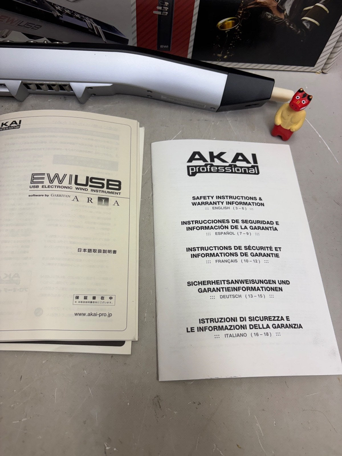 Akai EWI USB Electronic Wind Instrument with Accessories for Music Production