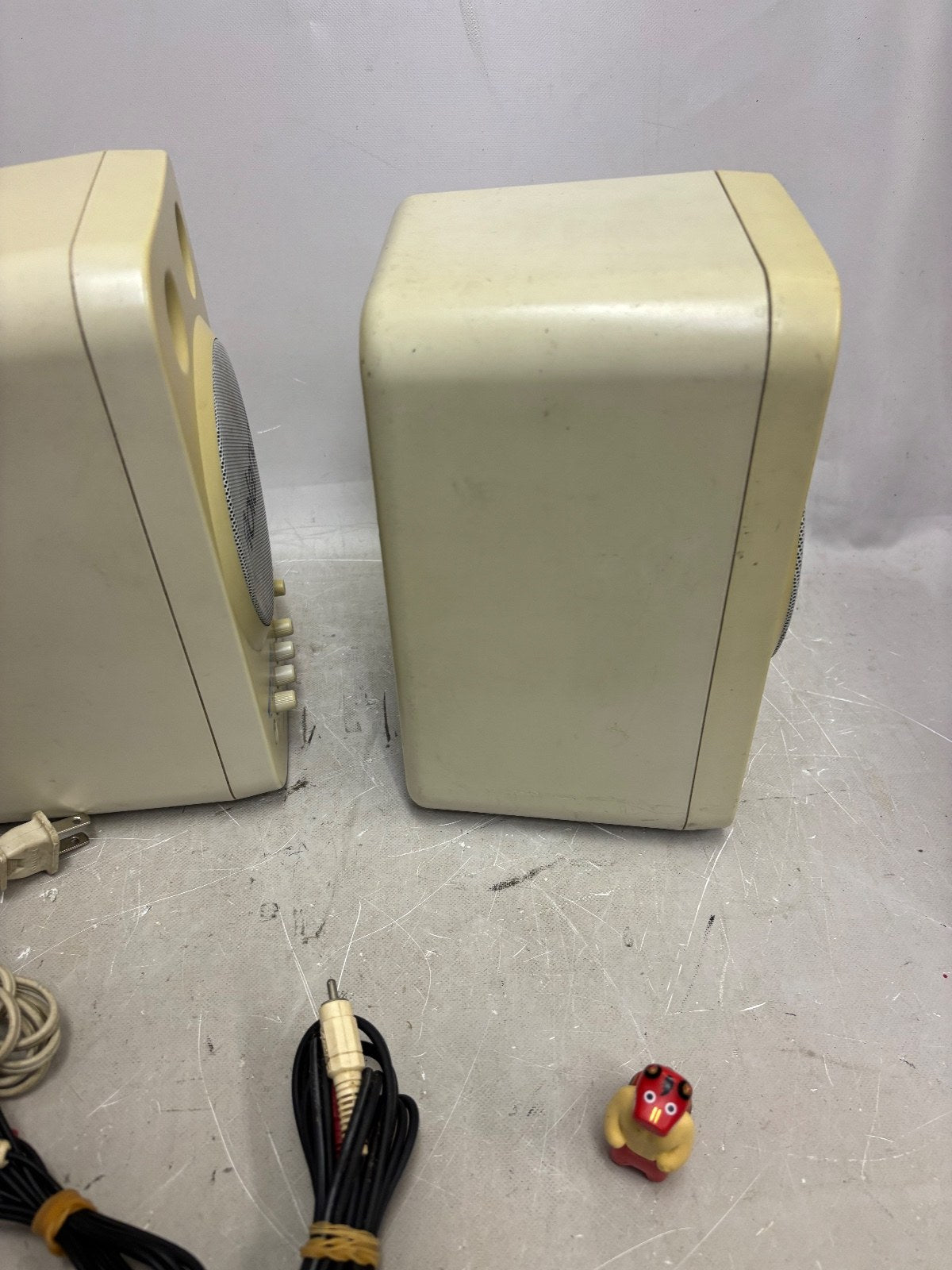 Roland MA-9 Stereo Micro Monitor Speaker Pair good condition