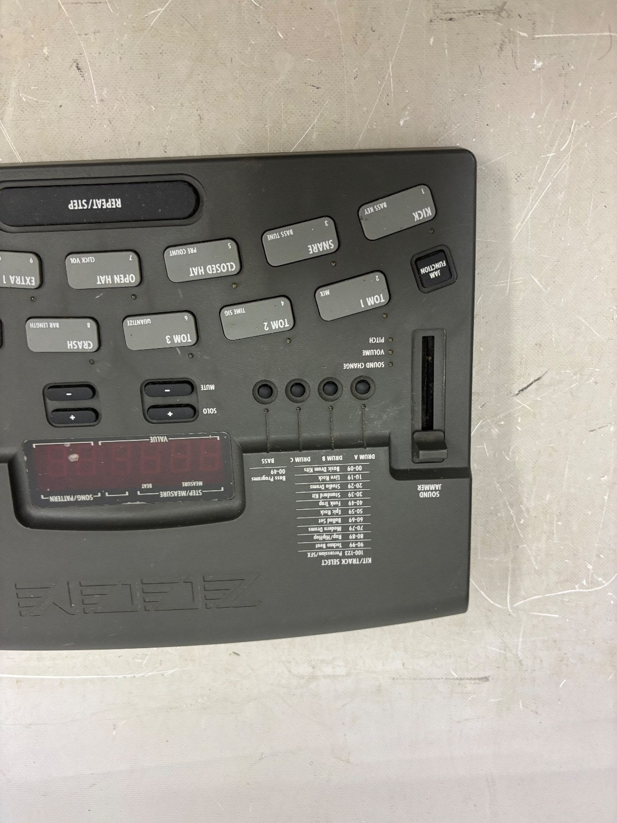 Zoom RhythmTrak RT-234 Drum Machine Bass Sequencer Music Production Untested