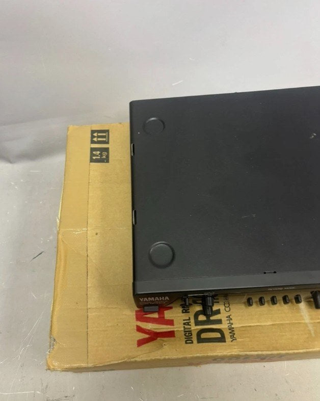 Yamaha DR100 Digital Reverb Effect Processor with Box
