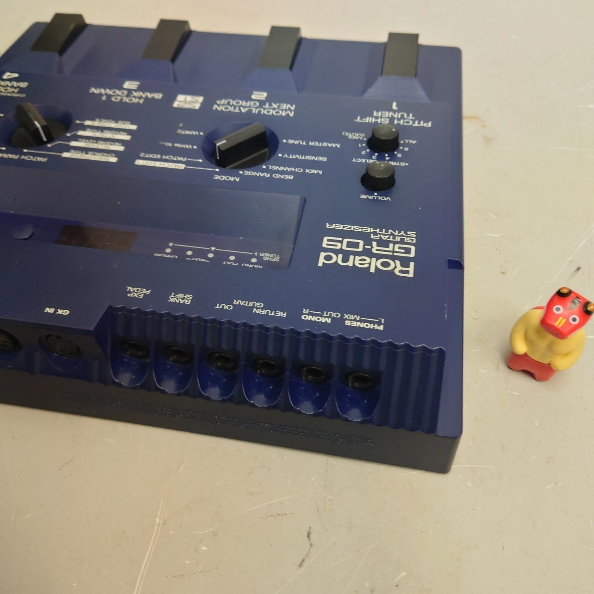 Roland GR-09 Guitar Synthesizer Controller MIDI Effects Processor from Japan
