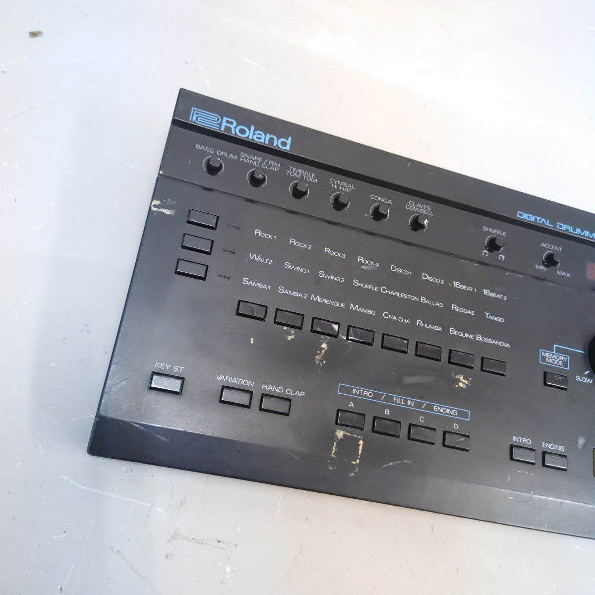 Roland CR-1000 Digital Rhythm Drum Machine Vintage Unit from Japan
