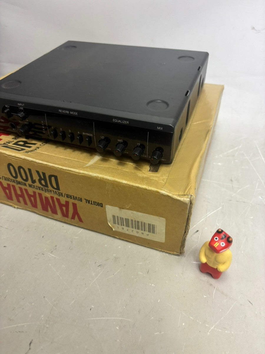 Yamaha DR100 Digital Reverb Effect Processor with Box Tested Japan