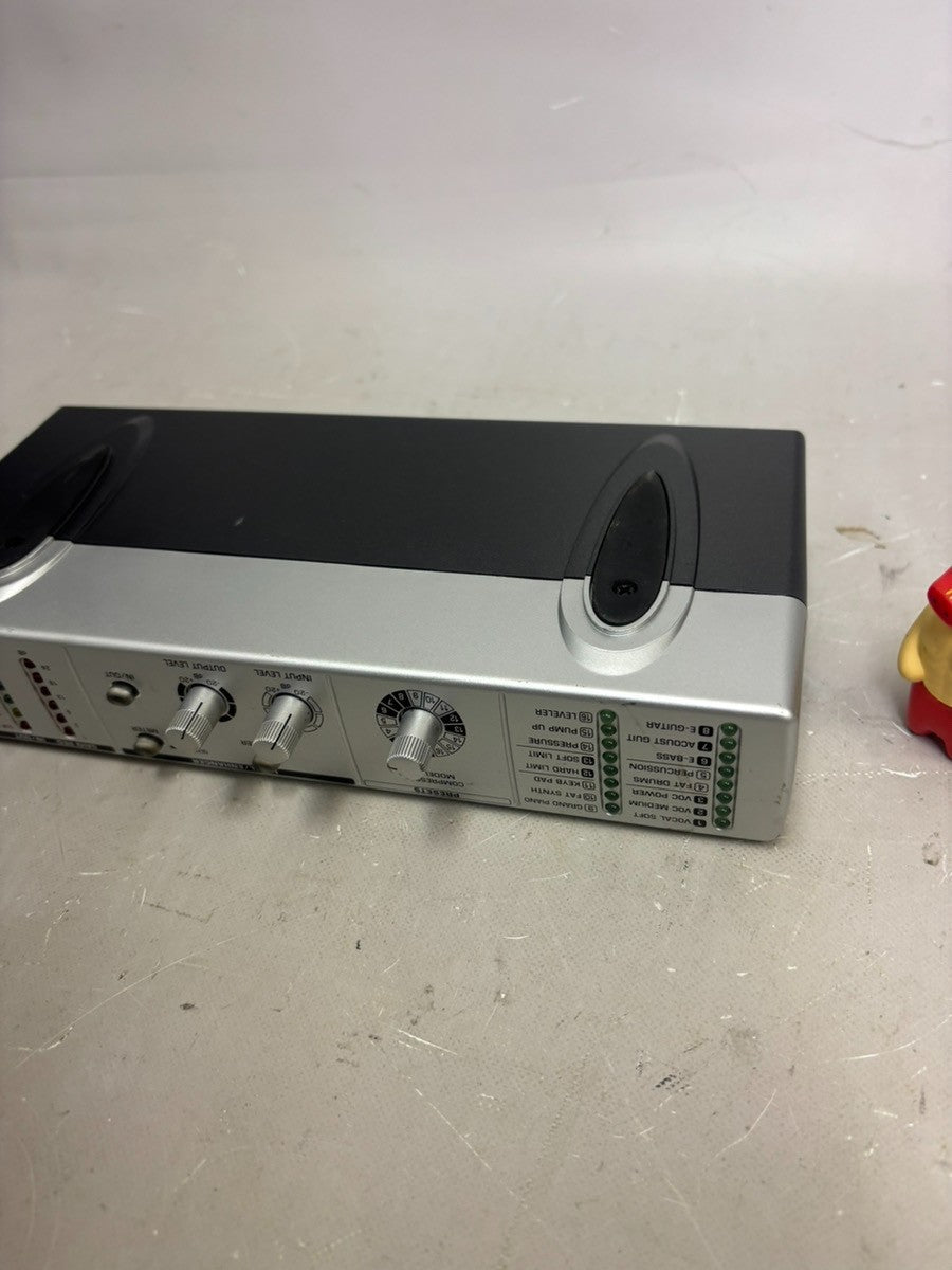 Behringer COM800 Mini Compressor/Graphic Equalizer Ultra-Compact from Japan