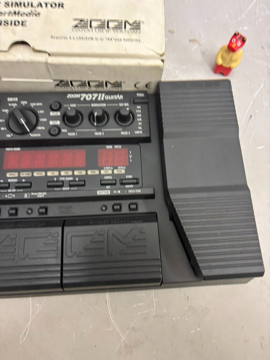 ZOOM 707 II Guitar Multi Effects Processor with Expression Pedal from Japan