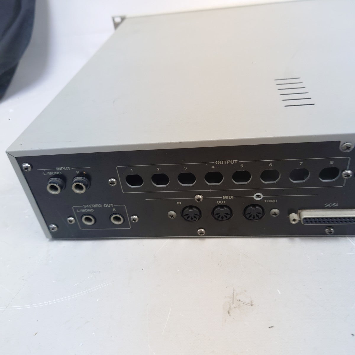 Roland SDE-1000 Digital Delay Rackmount Effect Processor from Japan