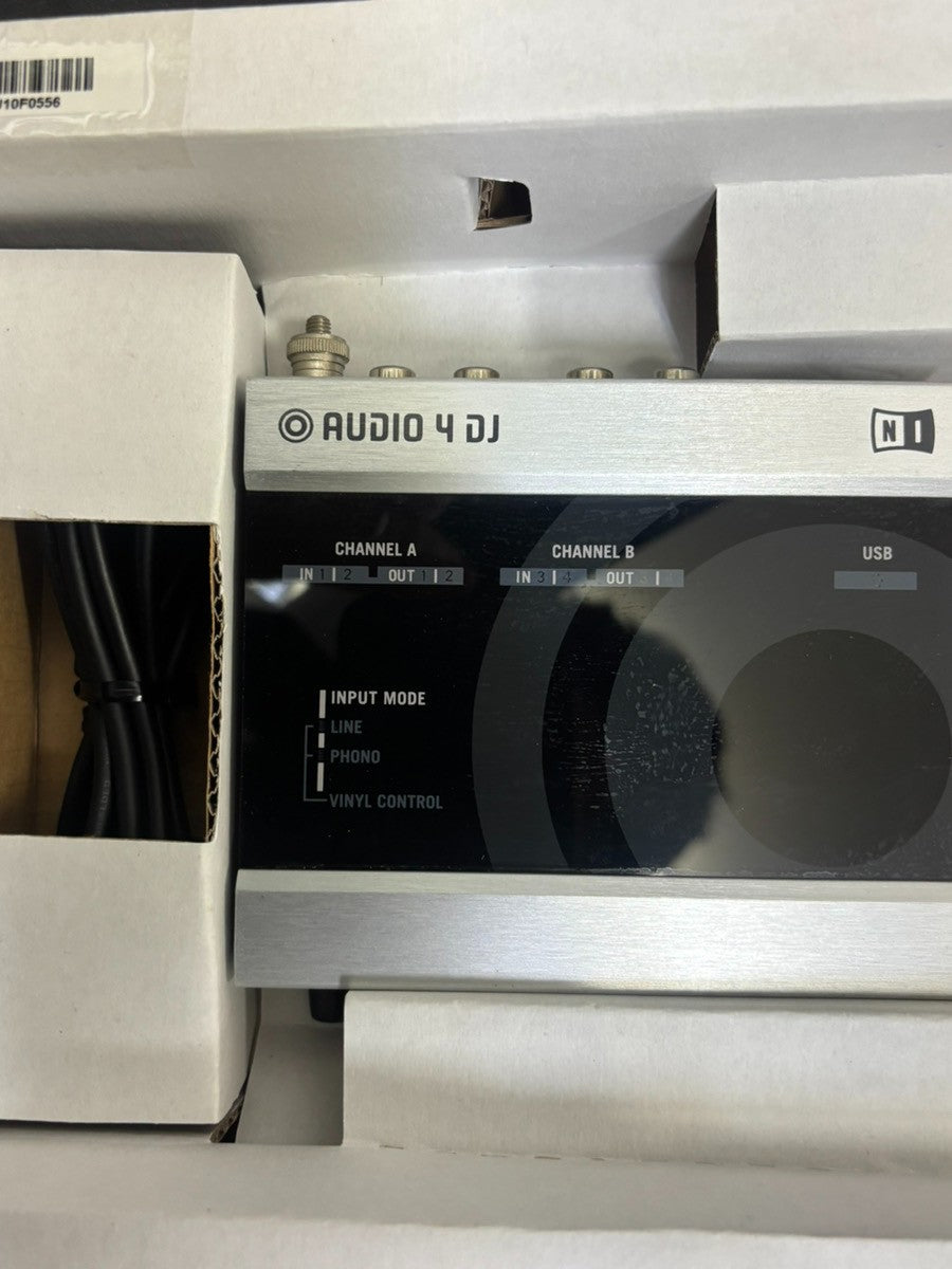 Native Instruments Audio 4 DJ USB Interface with Box Tested Japan