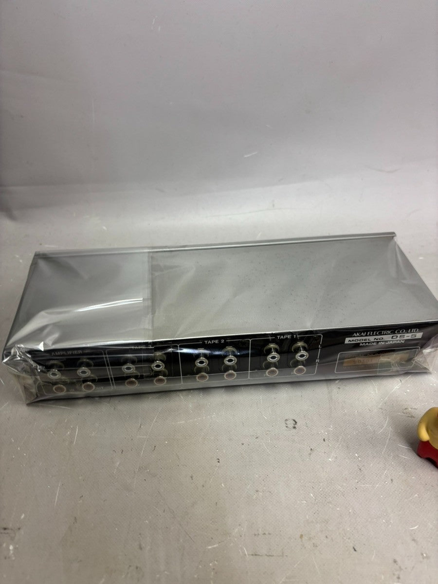 AKAI DS-5 Tape Deck Selector Audio Input Output Switcher from Japan