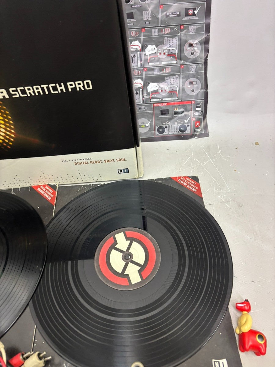 Native Instruments Audio 8 DJ Traktor Scratch Pro Vinyl Set Tested Working