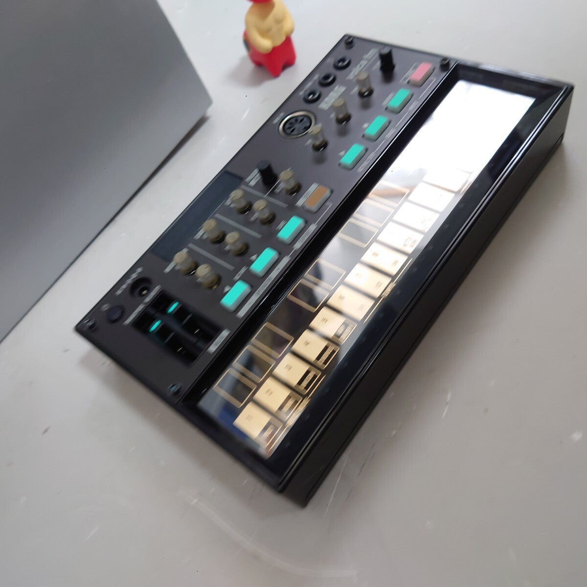 Korg VOLCAFM Digital Synthesizers good condition with box free shipping japan