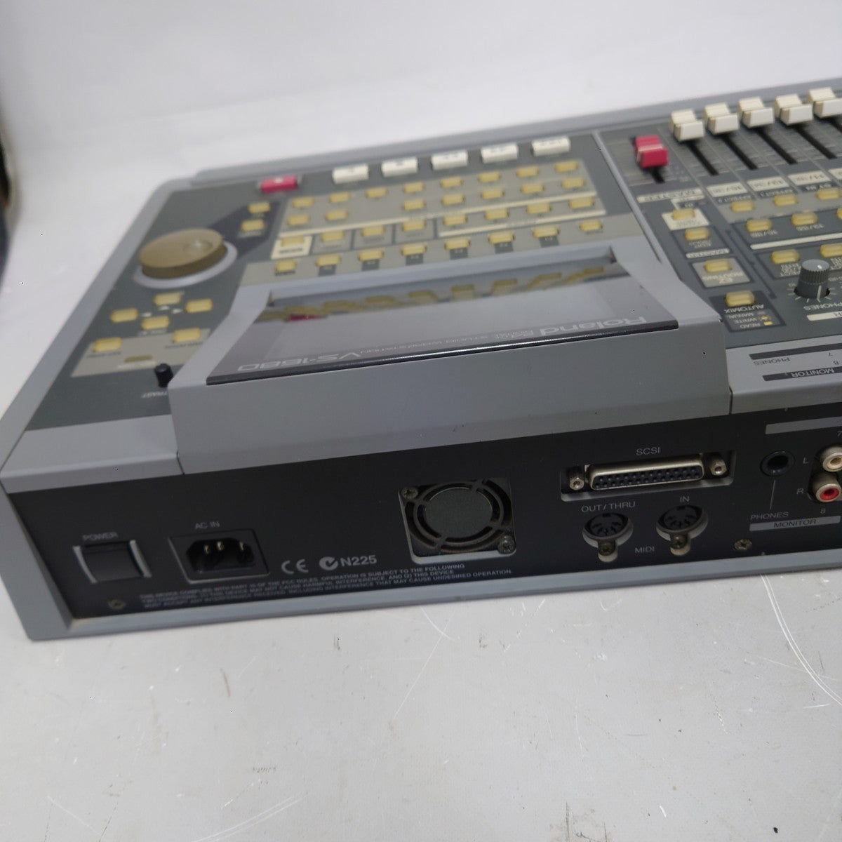 Roland VS-1680 24-Bit Digital Studio Workstation Multi-Track Recorder from Japan