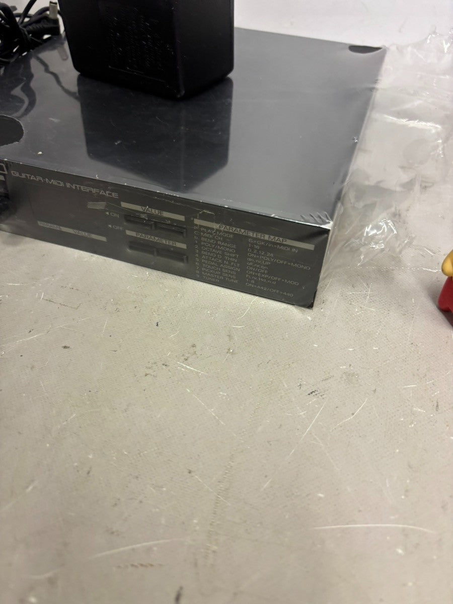 Roland GI-10 Guitar MIDI Interface Processor Tested with Adapter