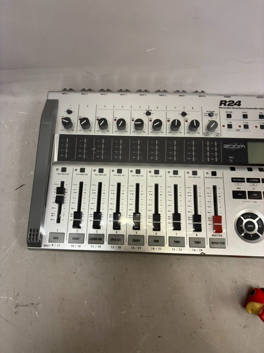 Zoom R24 Multitrack Recorder Audio Interface Controller Tested Working