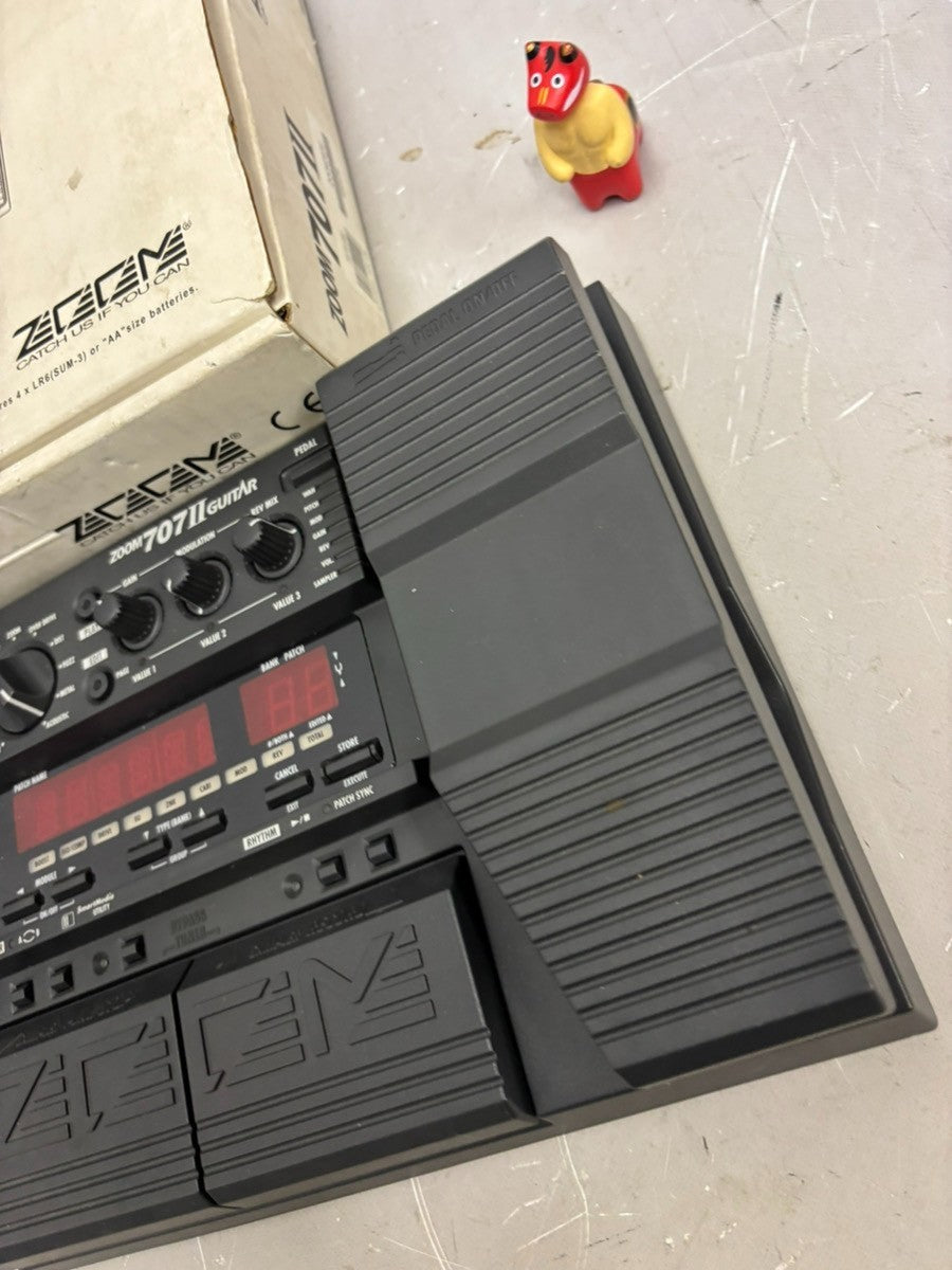 ZOOM 707 II Guitar Multi Effects Processor with Expression Pedal from Japan