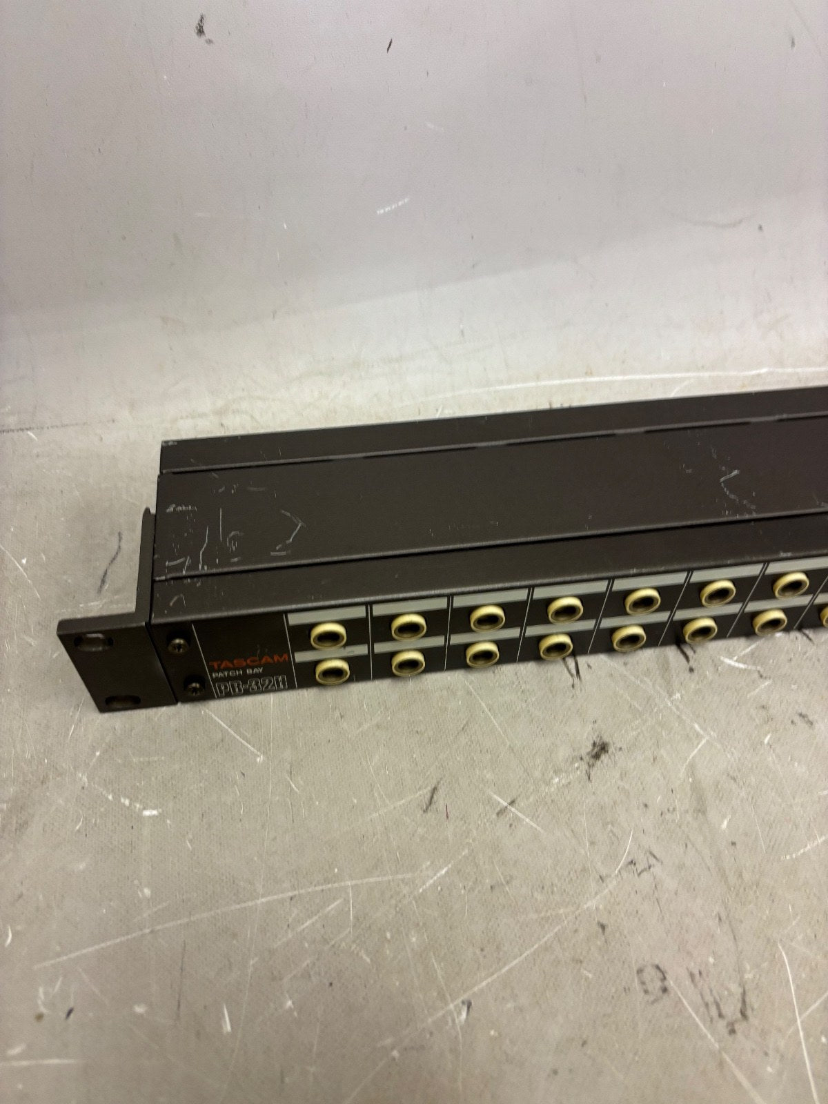 TASCAM PB-32H 1U Rack Mount Audio Patch Bay 32 Point Studio Tested