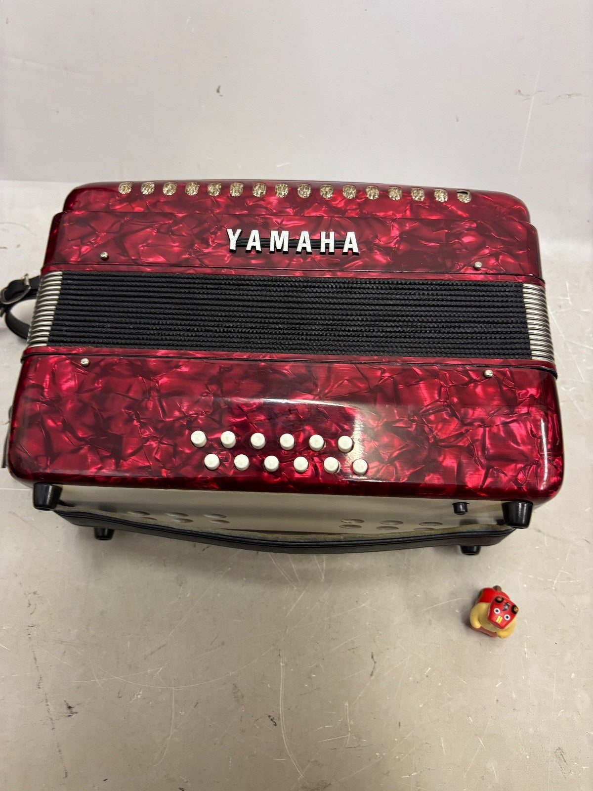 YAMAHA accordion part 25 keys 12 bass red