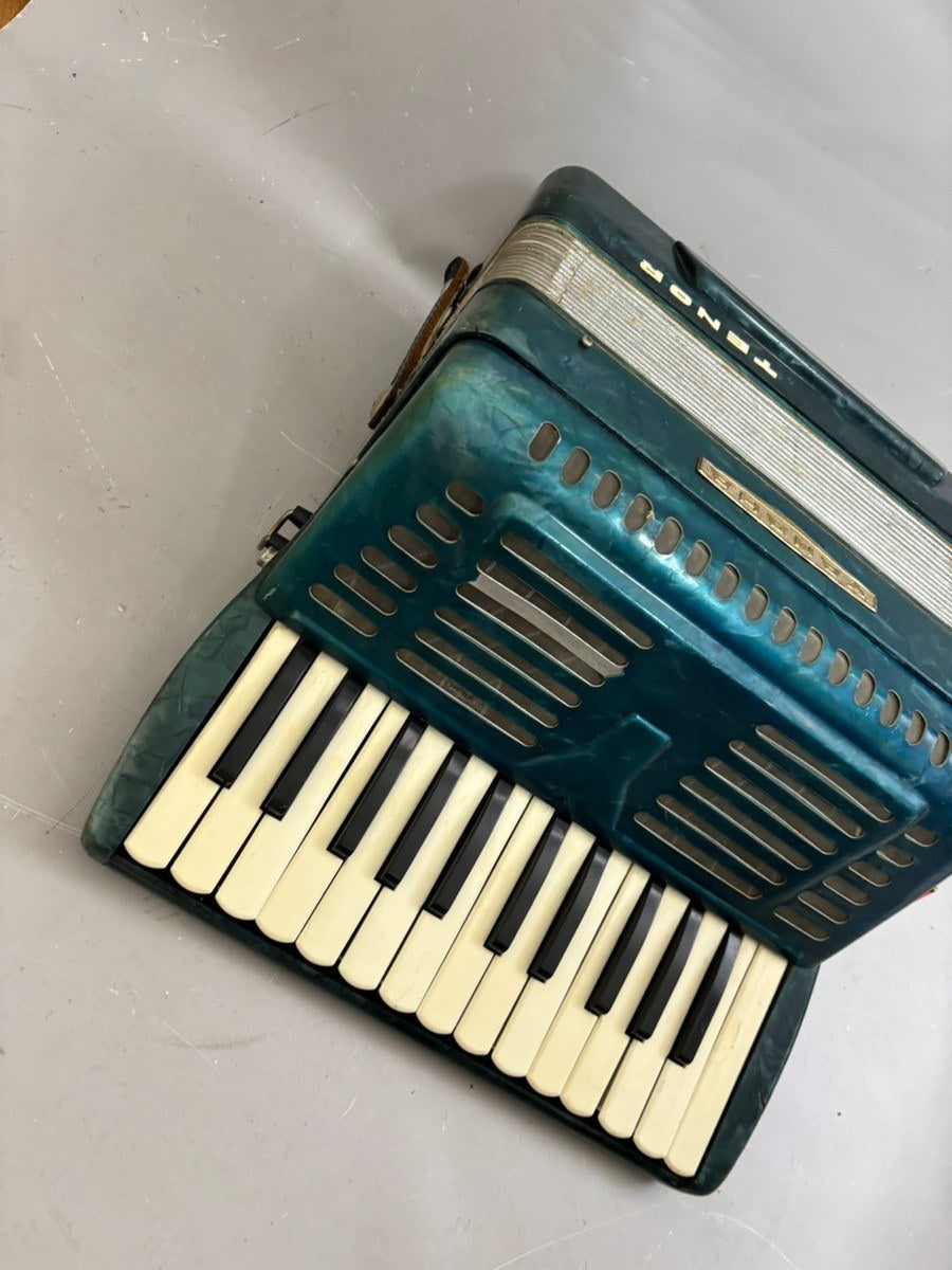 Yamaha Accordion 8905 25Key 12Bass Blue Pearl For Parts/Repair
