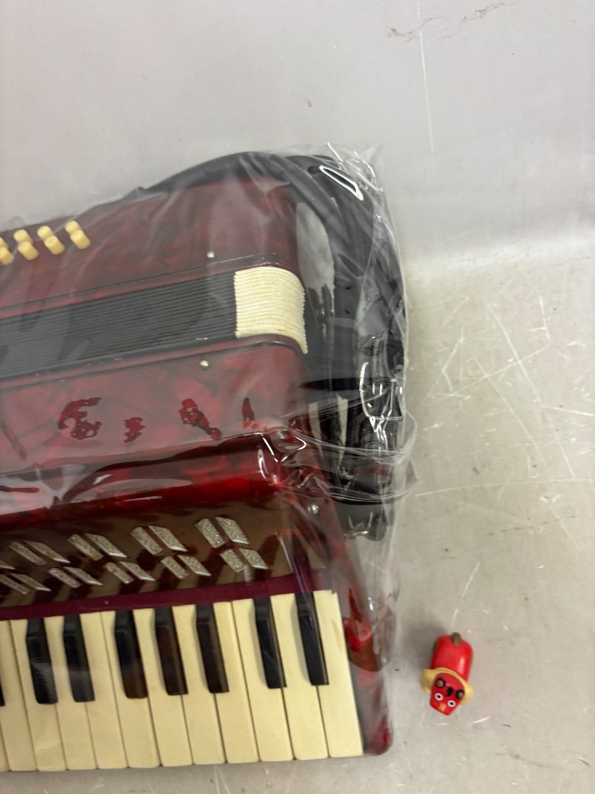 Yamaha accordion mini 8 bass red