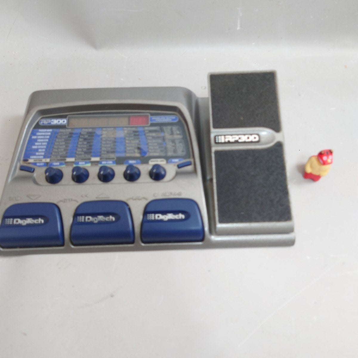 DigiTech RP300 Modeling Guitar Processor MultiEffects Pedal
