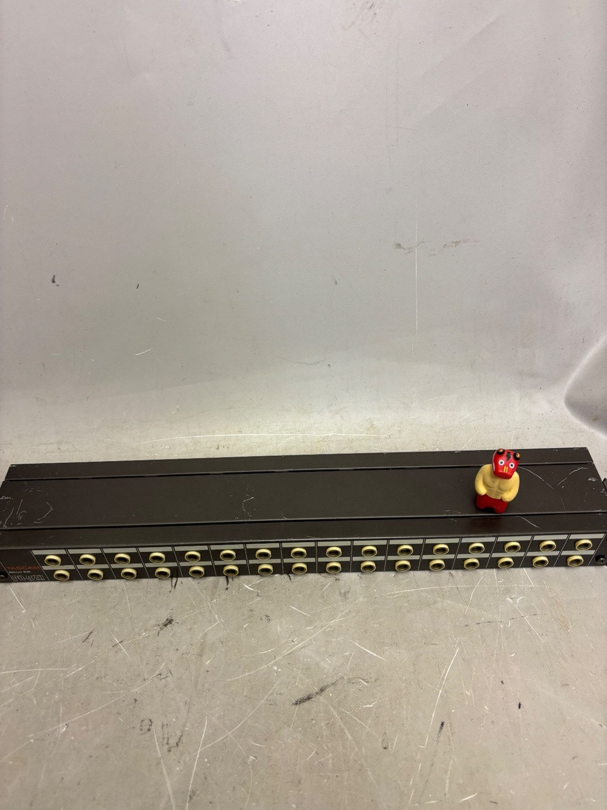 TASCAM PB-32H 1U Rack Mount Audio Patch Bay 32 Point Studio Tested