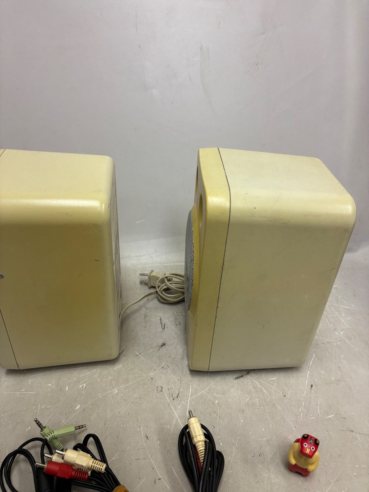 Roland MA-9 Stereo Micro Monitor Speaker Pair good condition