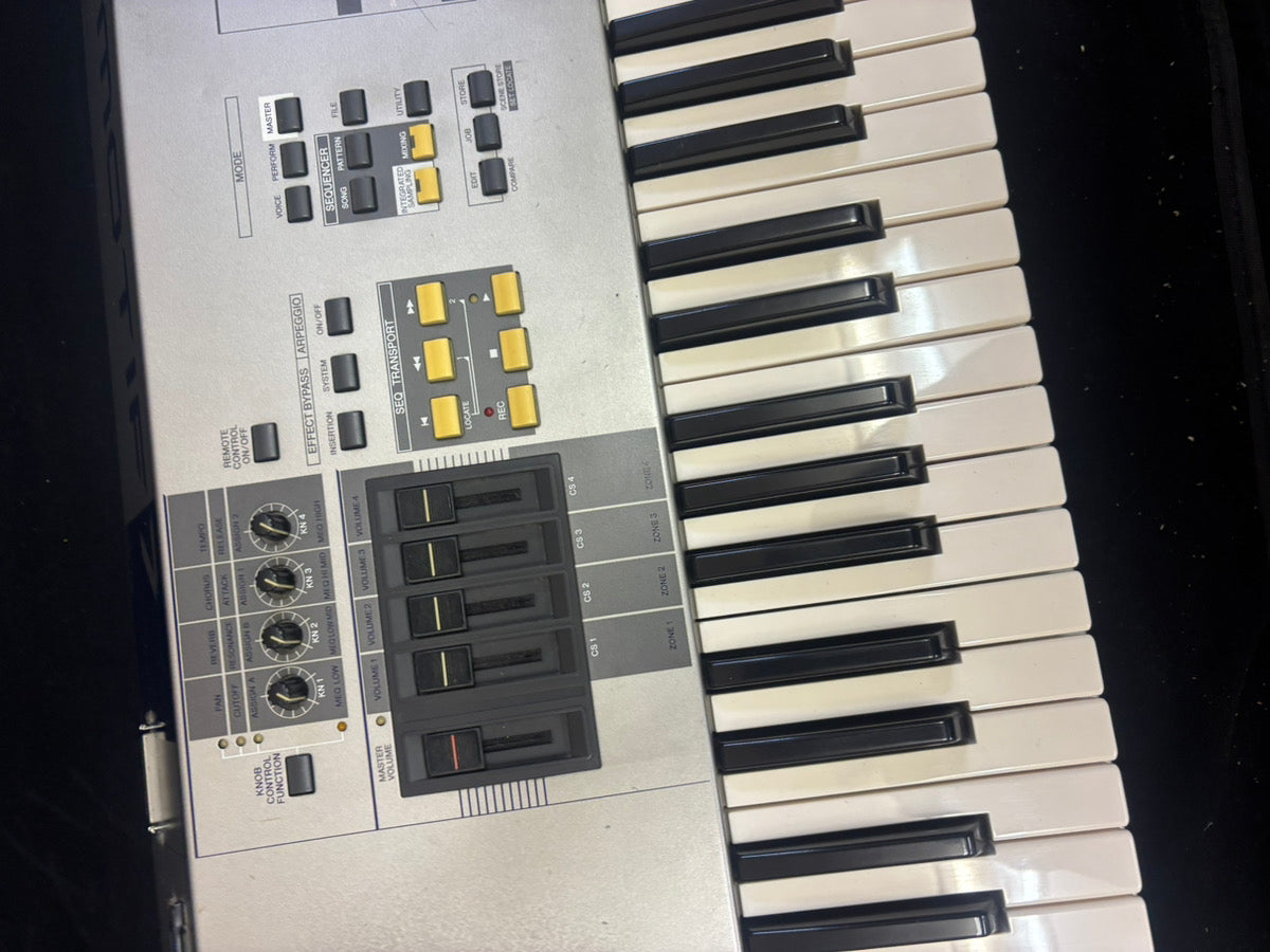 Yamaha Motif 7 76 Key Synthesizer Workstation fast ship from japan