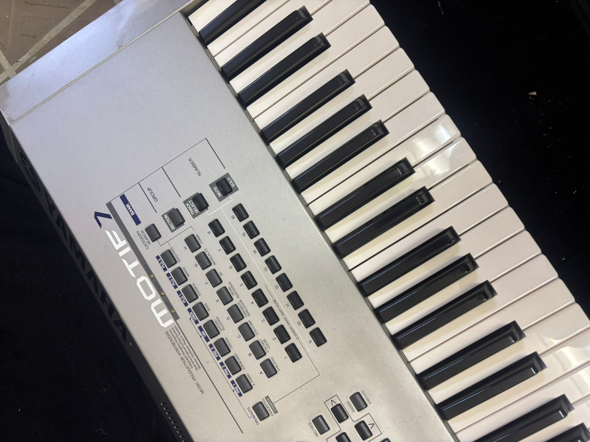 Yamaha Motif 7 76 Key Synthesizer Workstation fast ship from japan