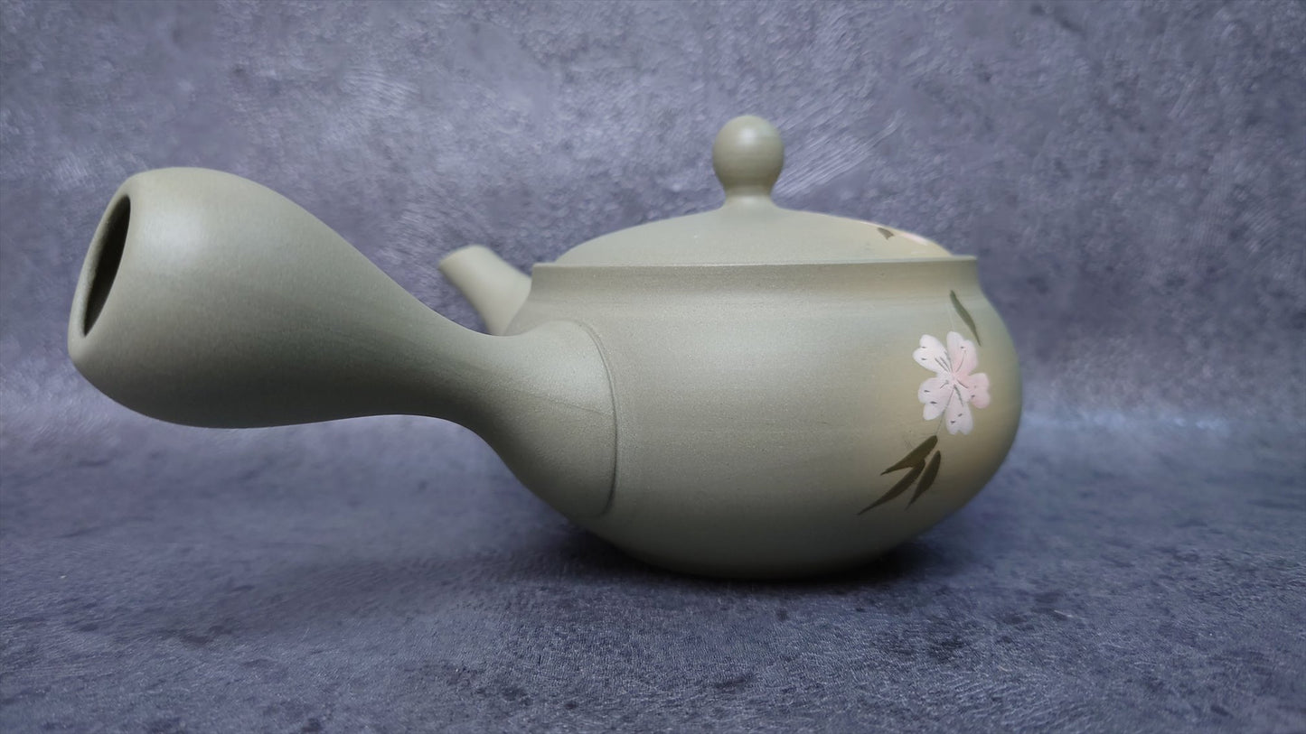Teapot | Tokoname ware pottery | Mugwort mud weeping cherry blossom teapot 210cc